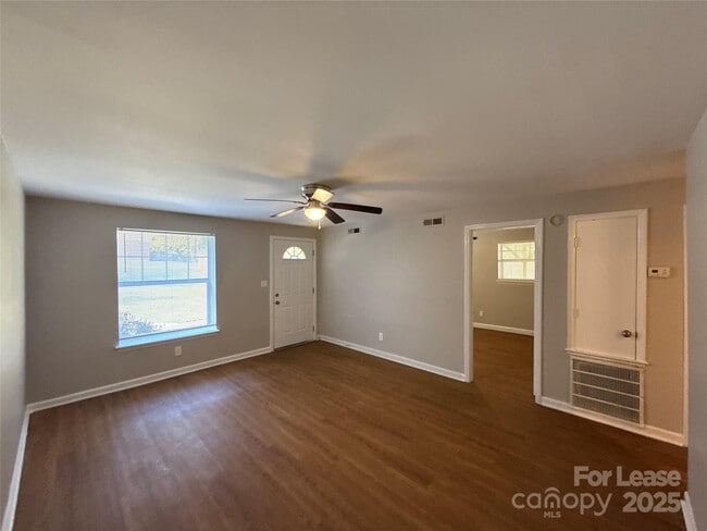 Photo - 409 Hawley Ave