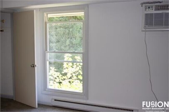 Photo - Bright 2-Bedroom Home Near Oakledge Park w/Pool!