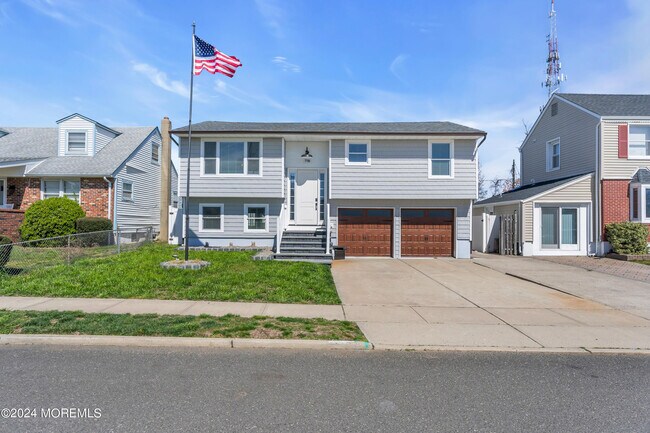 Photo - 718 19th Ave