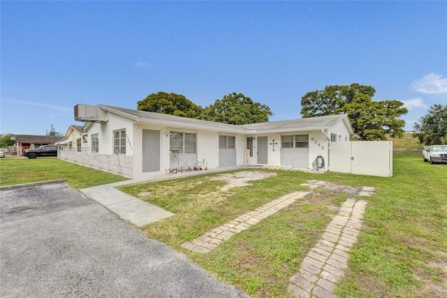 Photo - 6283 Sherman St Unidad 6283