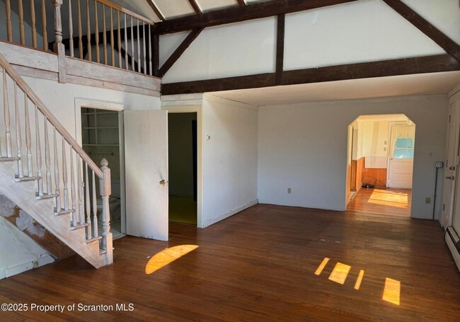 Photo - 394 Dennis Rd