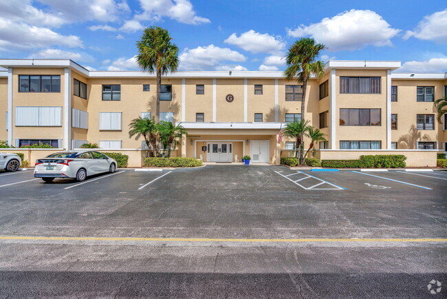 Building Photo - 300 N Hwy A1A Unit 103g Rental