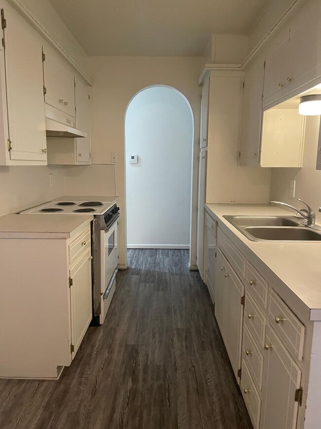 Photo - 4914 57th St