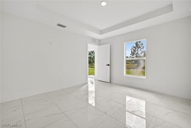 Photo - 1108 Eauclaire St E