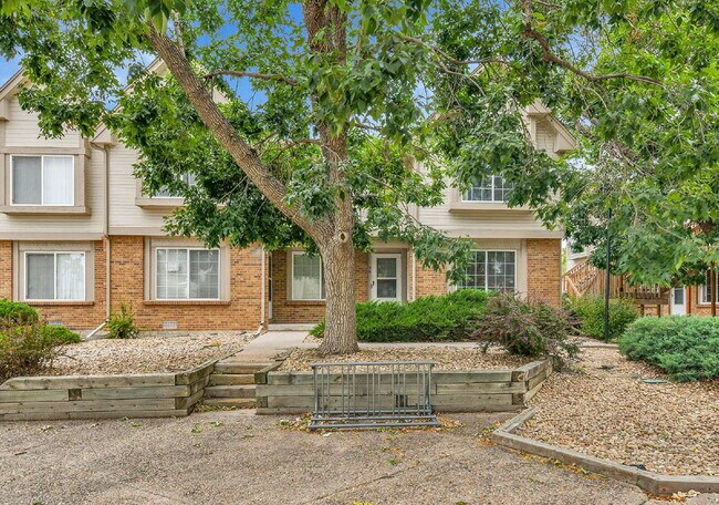 Building Photo - $1,775 - 2 Bed, 2.5 Bath End Unit #P17 Rental