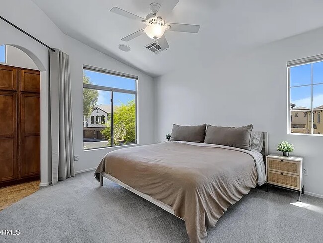 Photo - 2725 E Mine Creek Rd