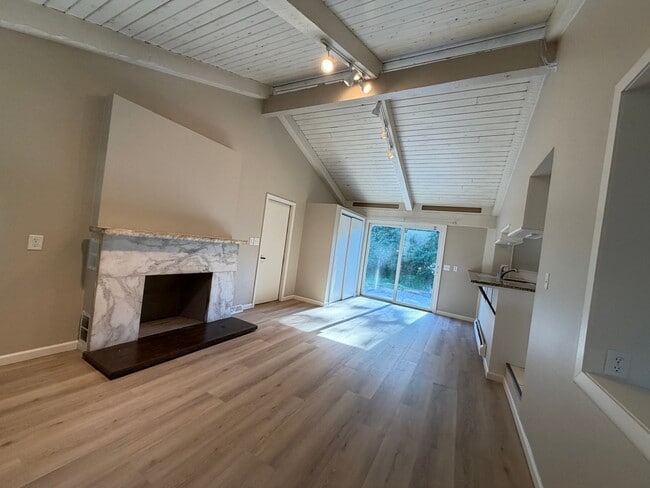 Photo - 4425 N 105th St