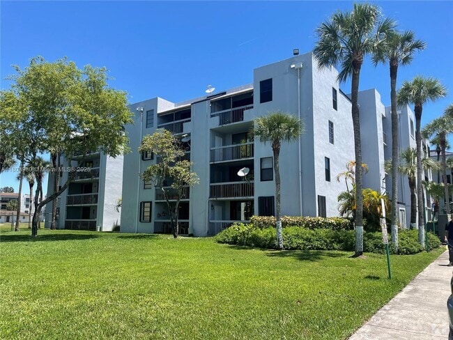 Building Photo - 12209 SW 14th Ln Unit 1311 Rental