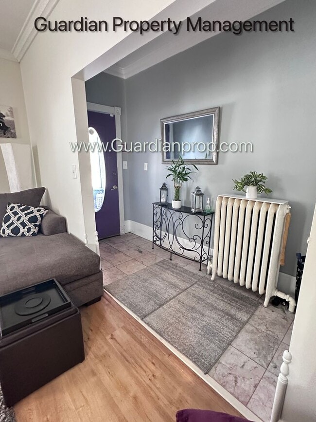 Photo - Linden Hills Upper Level Duplex, Sunroom, In Unit Laundry, Dishwasher