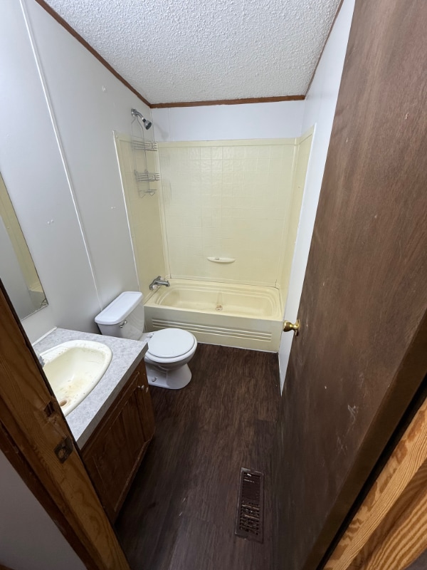 Photo - 408 Mooney St