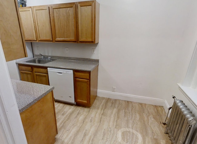 Photo - Avl NOW No Fee! Sunny, renovated Studio w/updated kitchen!