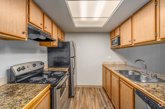 2BR, 1BA - 862SF - Kitchen