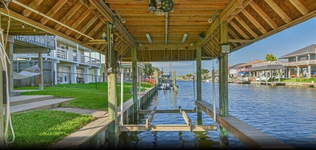 Photo - 812 Marlin St