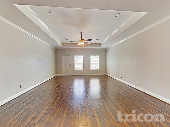 Photo - 1002 Woodcrest Dr