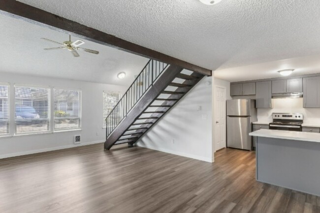 Building Photo - Redondo Ridge Rental