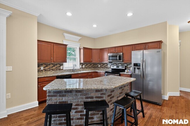 1040 Sharpe Ave