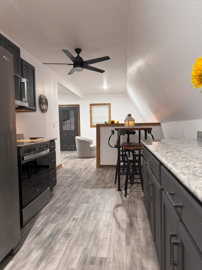 Photo - 303 S Cable Rd