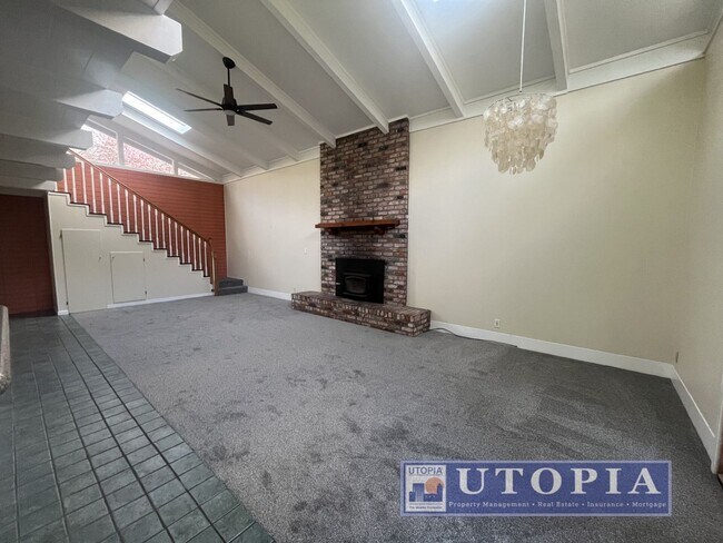 Photo - Beautiful and spacious 2 Bedroom, 1.5 Bathroom Located in Rio Del Mar, close to the beach and Apt...