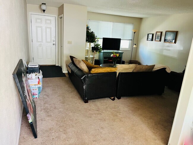 332-334 Covert Ln