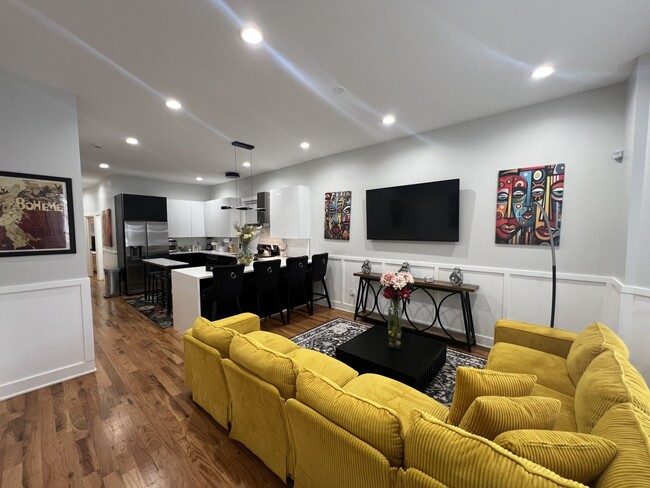 Photo - 6613 S Langley Ave Unit 1