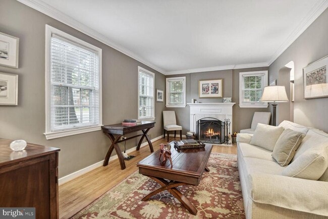 Building Photo - 900 N Livingston St