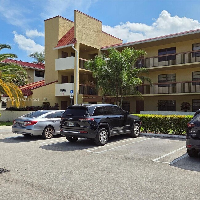 Building Photo - 2079 Coral Ridge Dr Unit N208