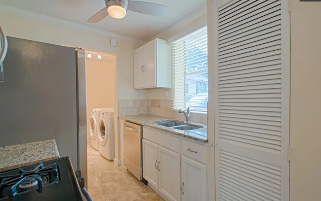 Photo - 1007 West Avenue