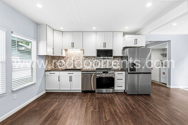 Photo - 2320 Spann Ave