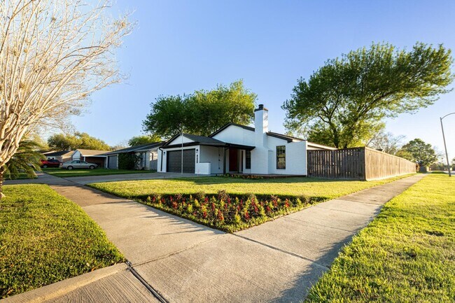 Photo - 1102 Ashdale Dr