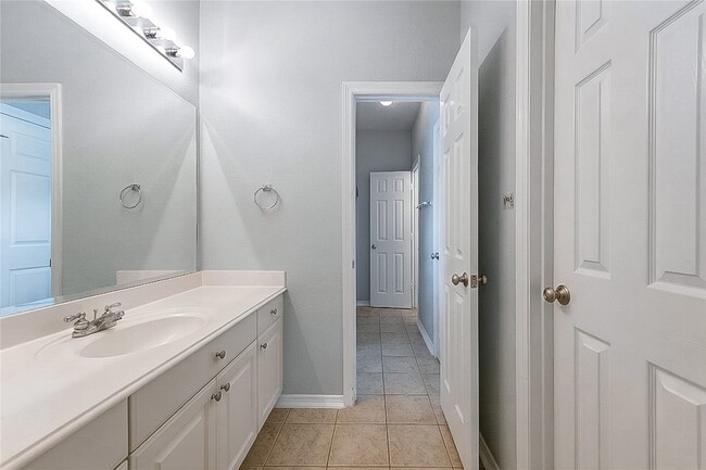 Building Photo - 3819 Rivermoss Ln