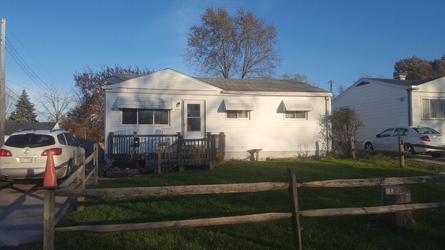 Building Photo - 3 Bedroom House