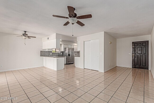 Photo - 912 N 1st St