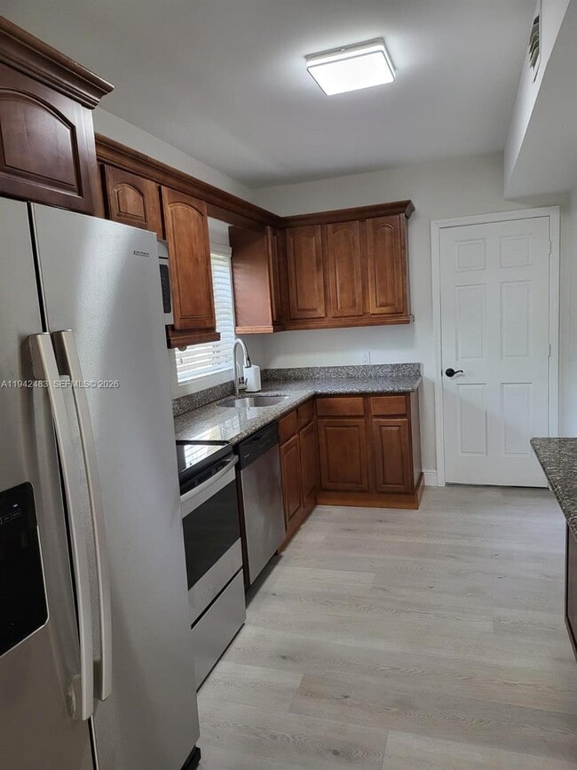 Photo - 2330 SW 31st Ave