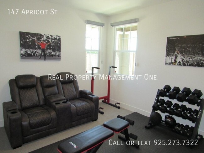 Photo - 147 Apricot St