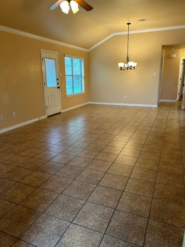 Building Photo - 4807 Autumn Valley Dr Unit B Rental