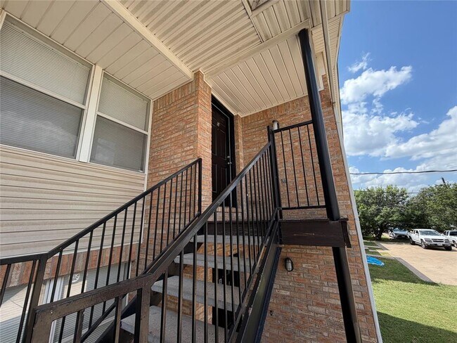 Photo - 2214 Katy Ln
