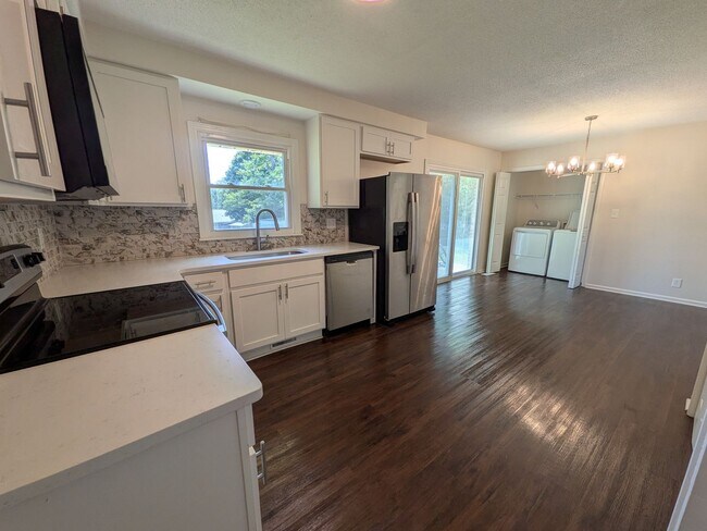 Photo - 809 Margret Dr