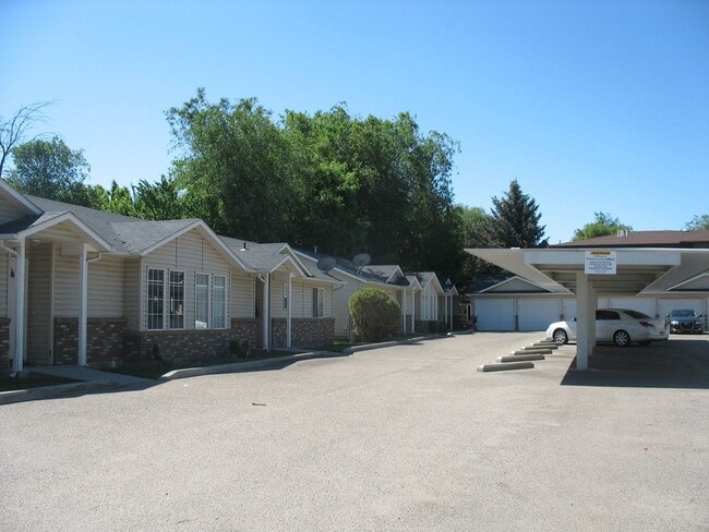 Photo - 2bed, 1bath Townhome W/ 1 car garage - Nampa