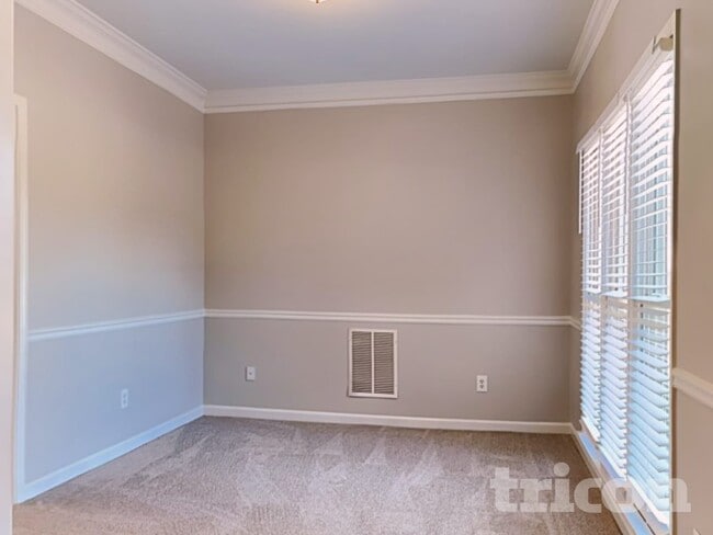 1101 Cameron Rd