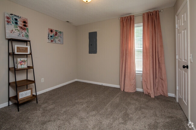 2BR, 1BA - 750SF - Bedroom
