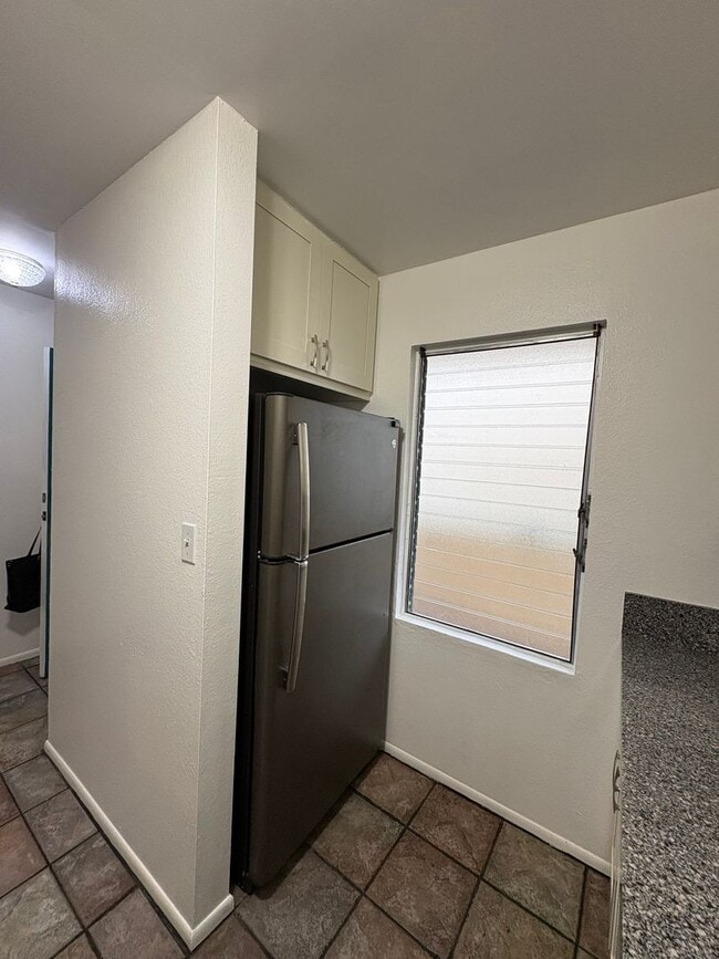 Photo - Pet friendly! 2 bedrooms, 1.5 bath, 1 park...