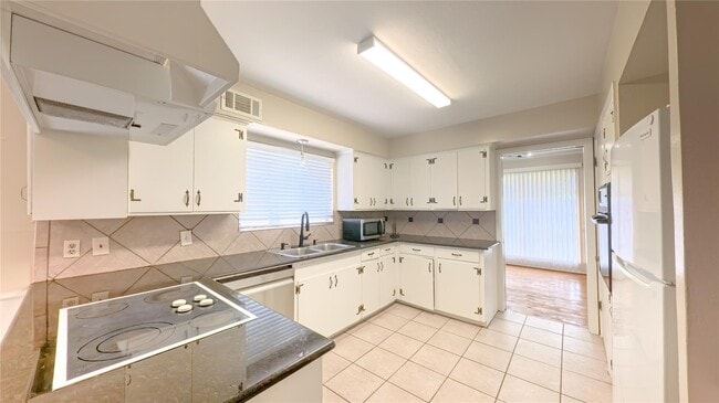 Photo - 3727 Woodvalley Dr