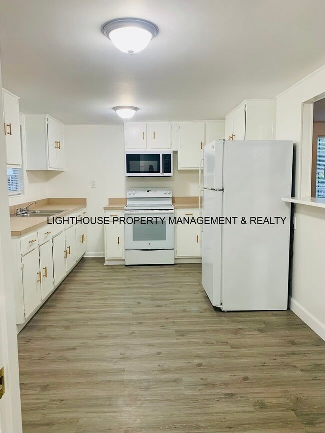 Beautiful Allendale Home With Large Fenced Yard