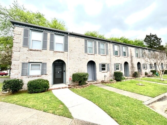 Photo - Newly Remodeled Condo/Townhouse!