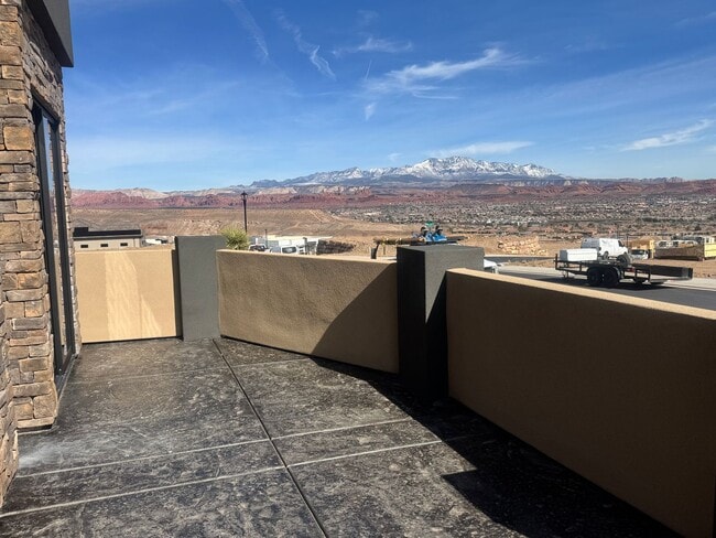 Photo - Beautiful Single-Level Home with Trail Access & Stunning Views!!!