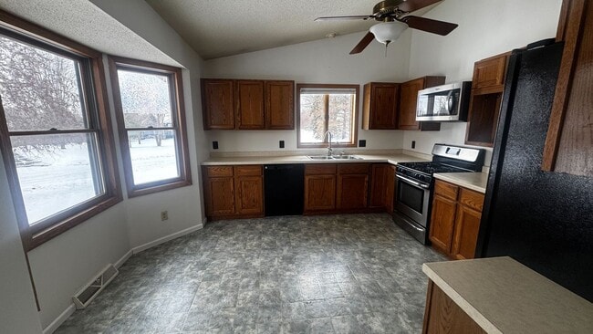 Building Photo - 901 Marty's Way