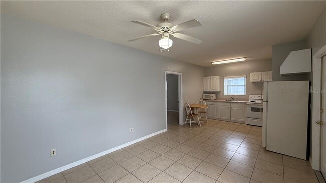 Photo - 627 Orchid Dr