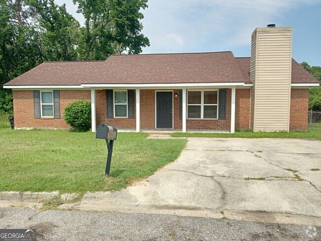 Building Photo - 2928 Dahlia Dr Rental