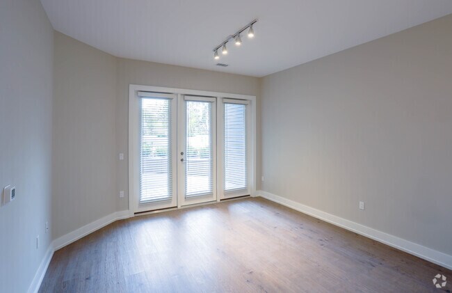 1BR, 1BA, 937 SF