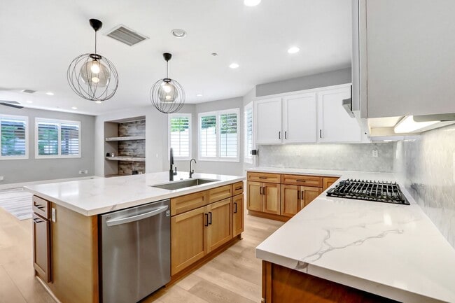 4386 Bayhill Ln